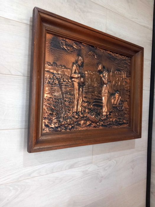 Красива медна картина