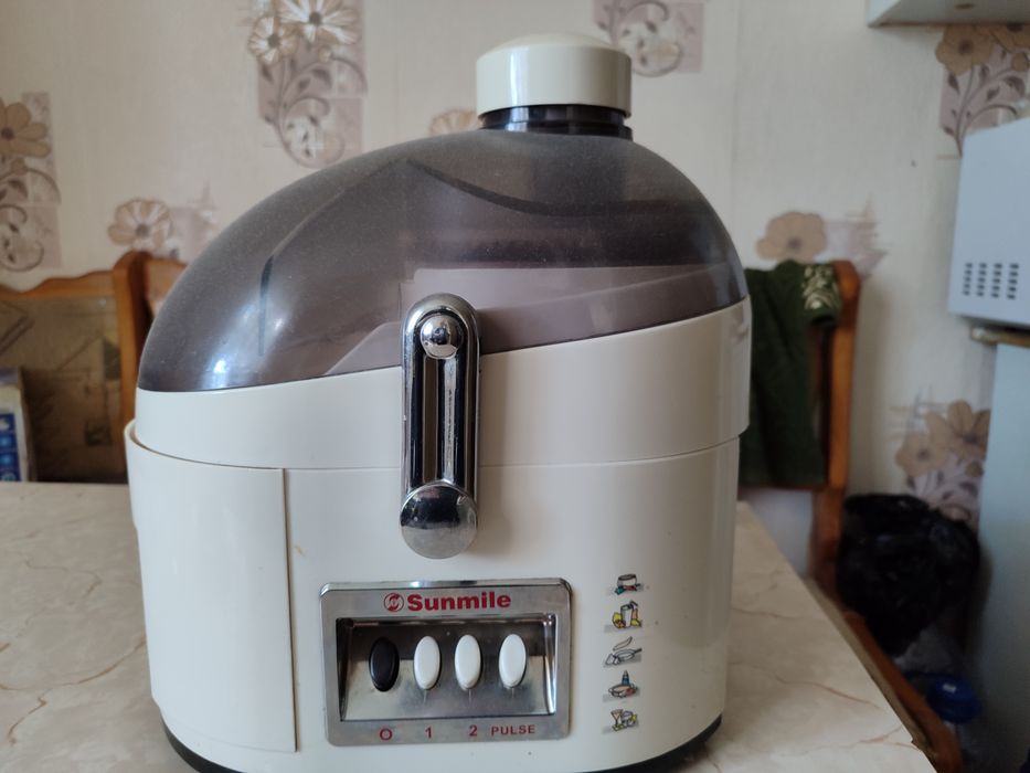 Продается соковыжималка