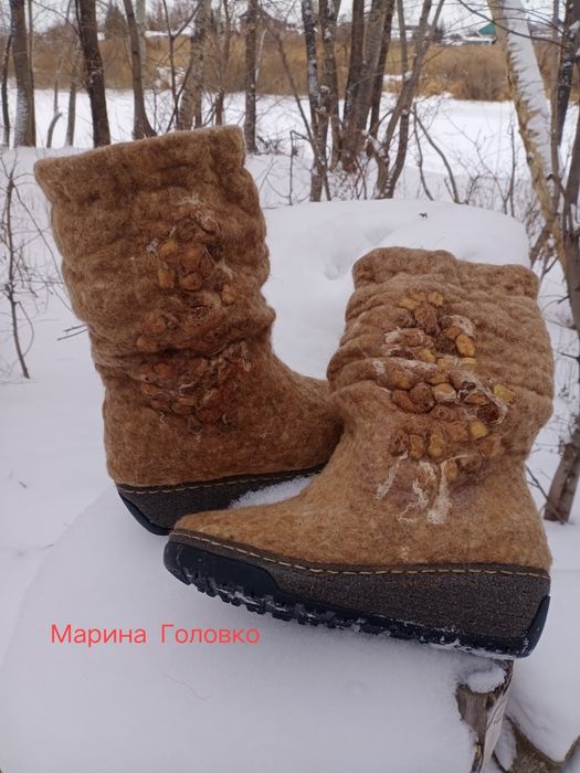 Продам  валяные из натуральной шерсти  сапоги ручной работы.