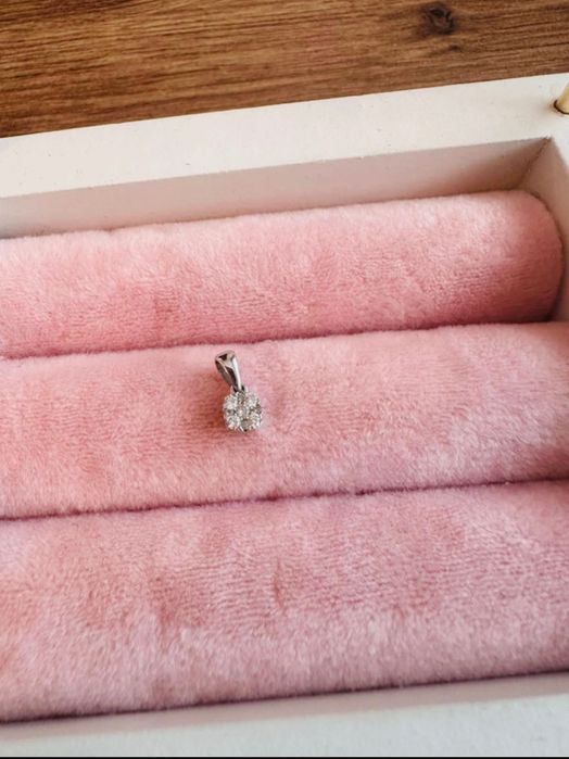 Pandantiv aur alb cu diamante