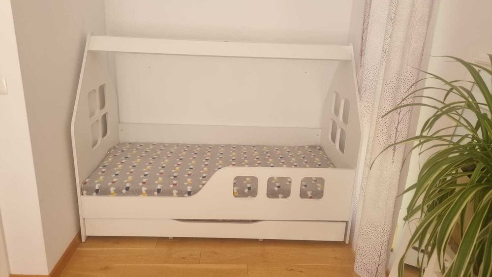 Vand pat copii tip casuta 160 x 80 cm