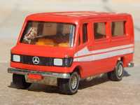 Macheta microbuz Mercedes 208 Siku Germania de Vest sc 1:60