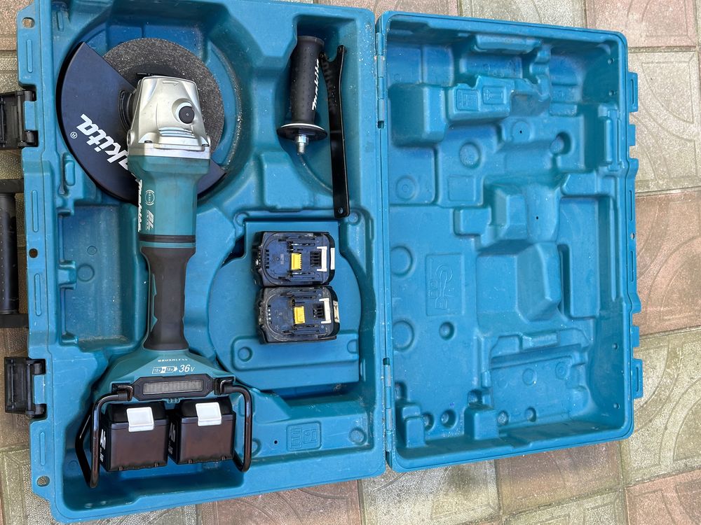 Flex Makita DGA900 pe acumulatori (NOU) 4 baterii