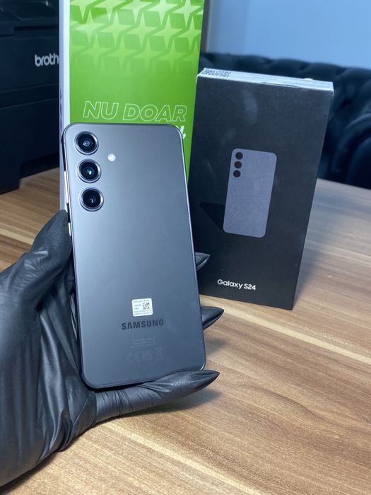 Samsung Galaxy s24 • 128 GB • Onyx Black
