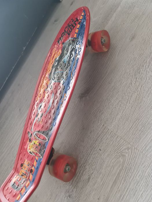 skateboard cu lumini noi