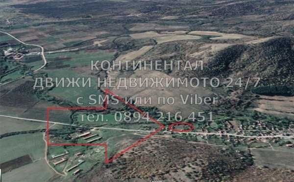 Парцел 380м2 на 30м от централния път до къщи, ток и вода - код 62086