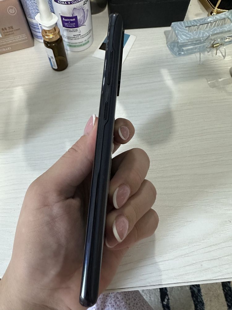Samsung S20 FE telefon sotiladi srochna.