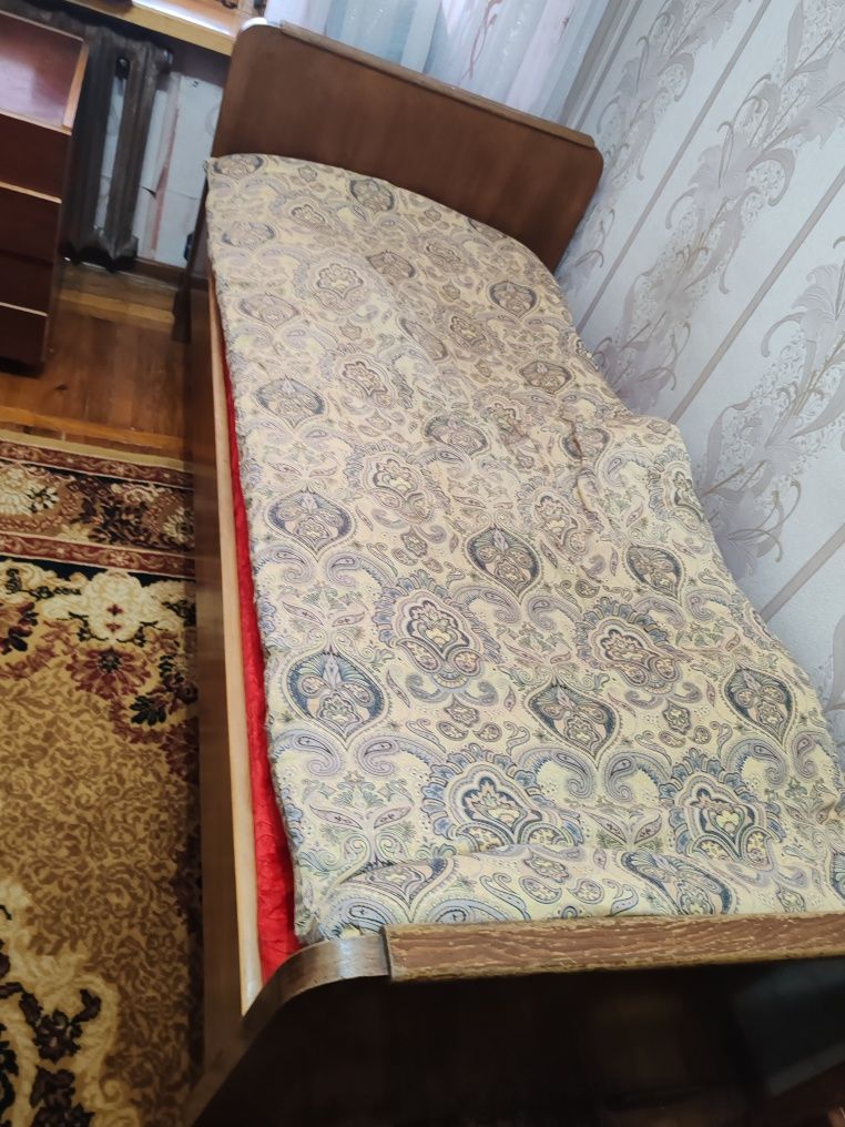2 та диван арзон берилади