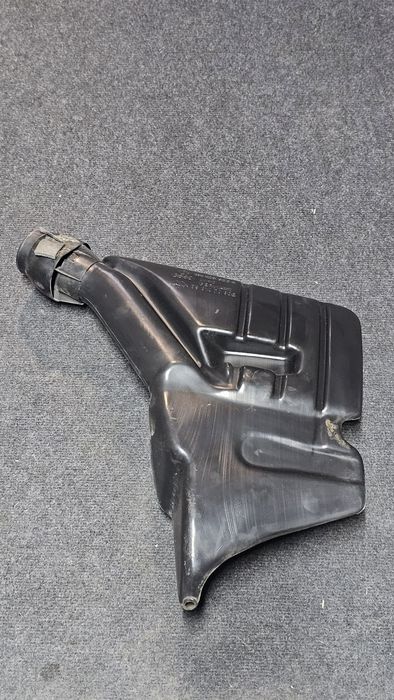 Priza de aer originala Volkswagen Golf 2 GTI / Jetta 2

Stare foarte b