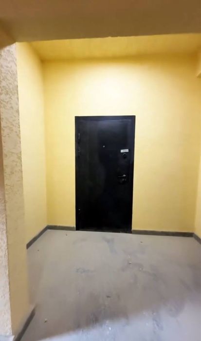 qo’yliq massiv 5    Metroga yaqin bozorchani orqasida 74 kv dom 8 etaj