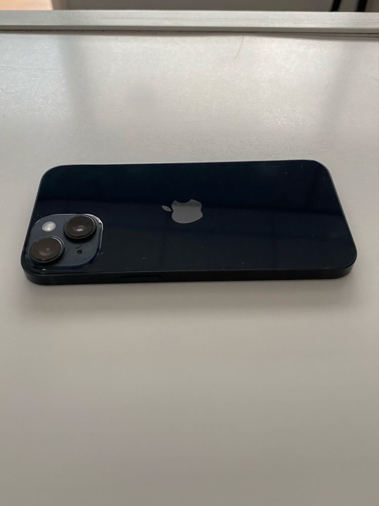 iPhone 14, 256 GB, Midnight Blue - запазен, с кутия и 10 кейса