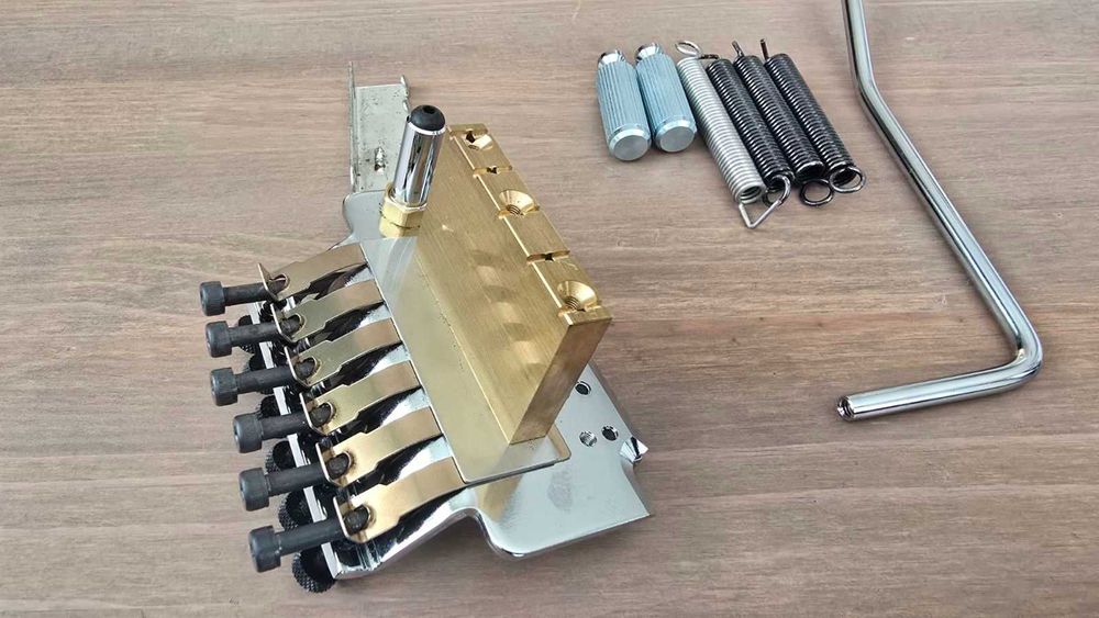 Продавам тремоло за електрическа китара Gotoh GE 1996t