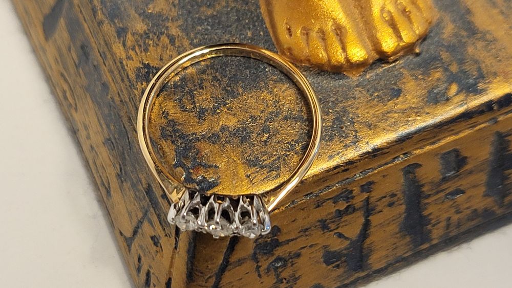 Inel aur, 3 diamante naturale, 18k