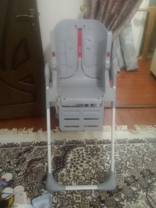 Стол стулья мебельнвй. Каляск.Кормление. Кровать всё за