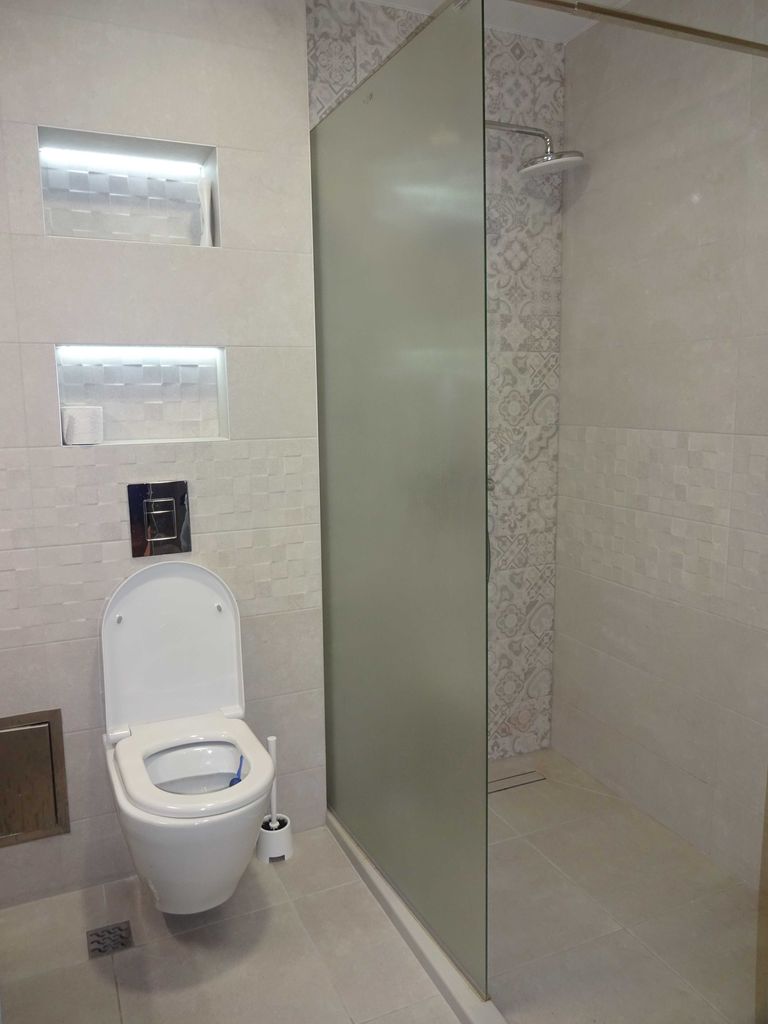 Дава се под наем Тристаен апартамент в Варна, Бриз - 94 кв.м за 850 € - Снимка #7