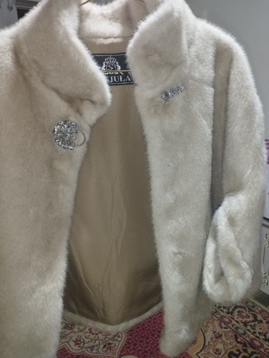 Шуба бежевий свет