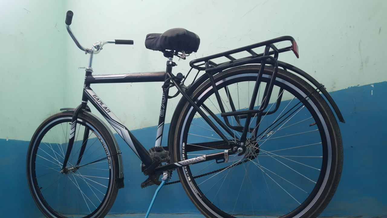 Ural velosipedi sotiladi.