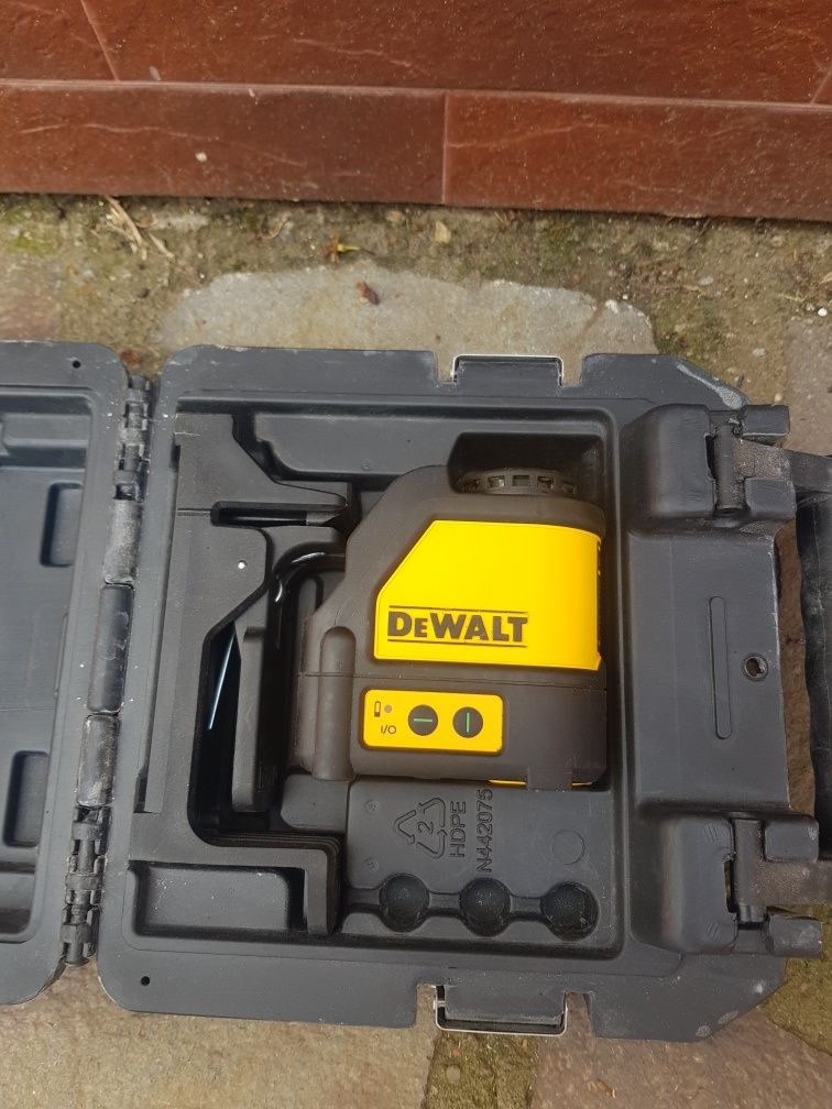 laser cu linii verzi dewalt