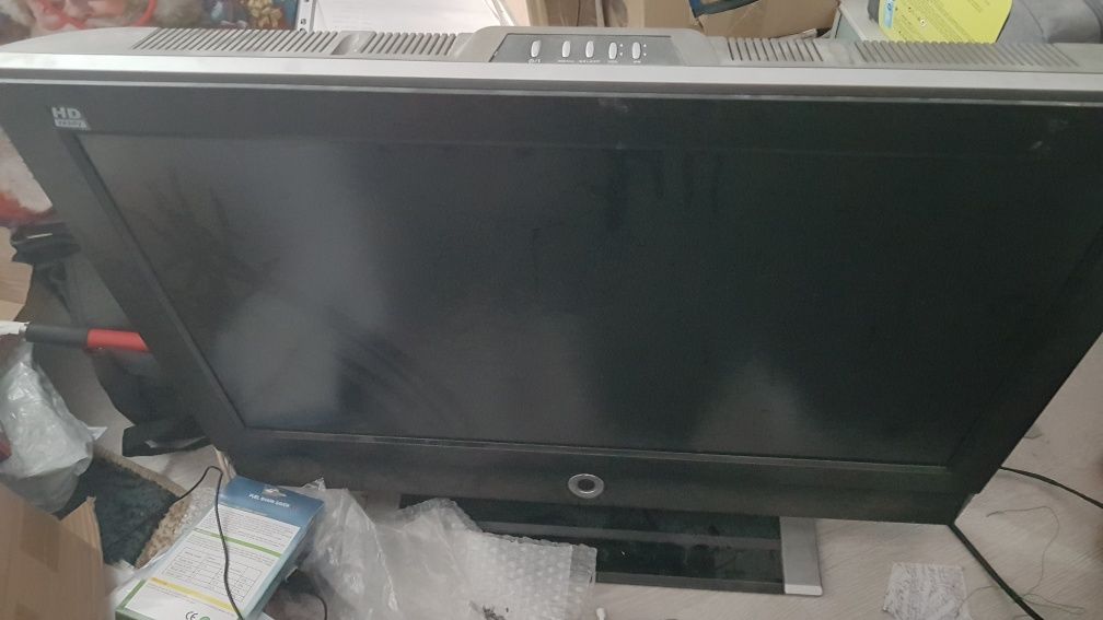 TV  LCD  si  LED