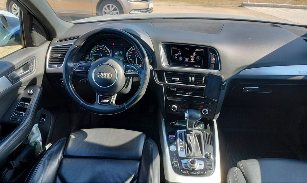 Audi Q5 hybrid full option
