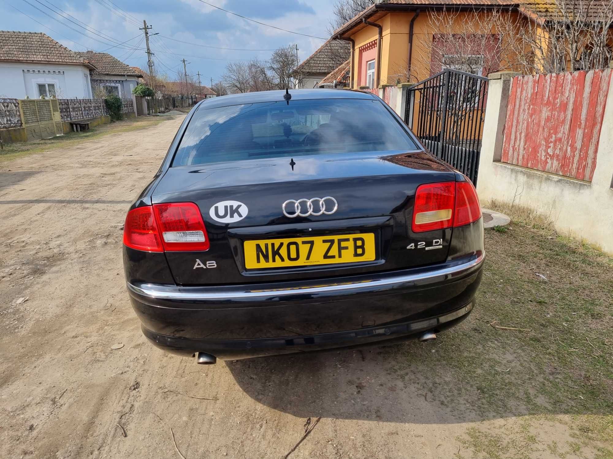 Salut vând Audi A8 recent venită mașina are acte valabile