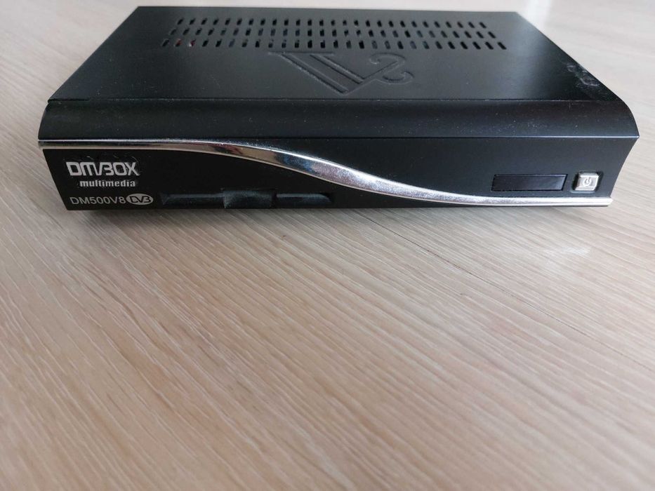 Продавам сателитен приемник Dreambox DM-500s V8