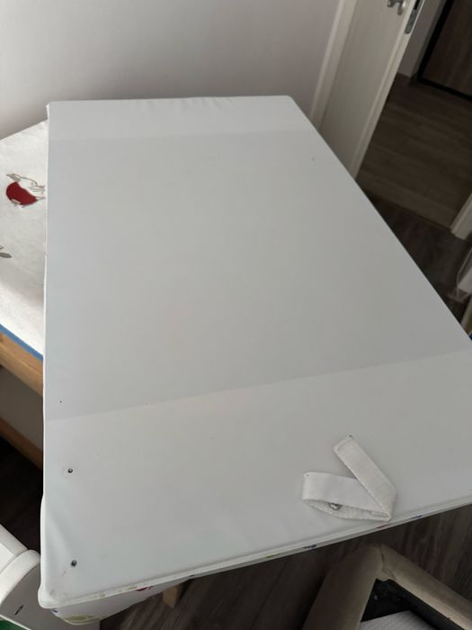 Masa de schimbat ikea