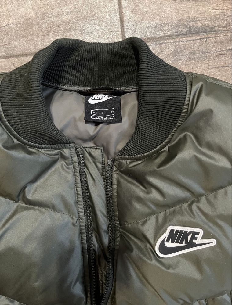 Яке Nike S с ГЪШИ ПУХ bomber jacket