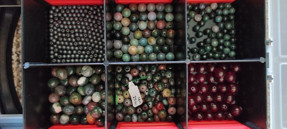 Diverse pietre semipretioase pentru bratari