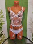 Bustieră albă din dantelă tip corset mărimea 80B