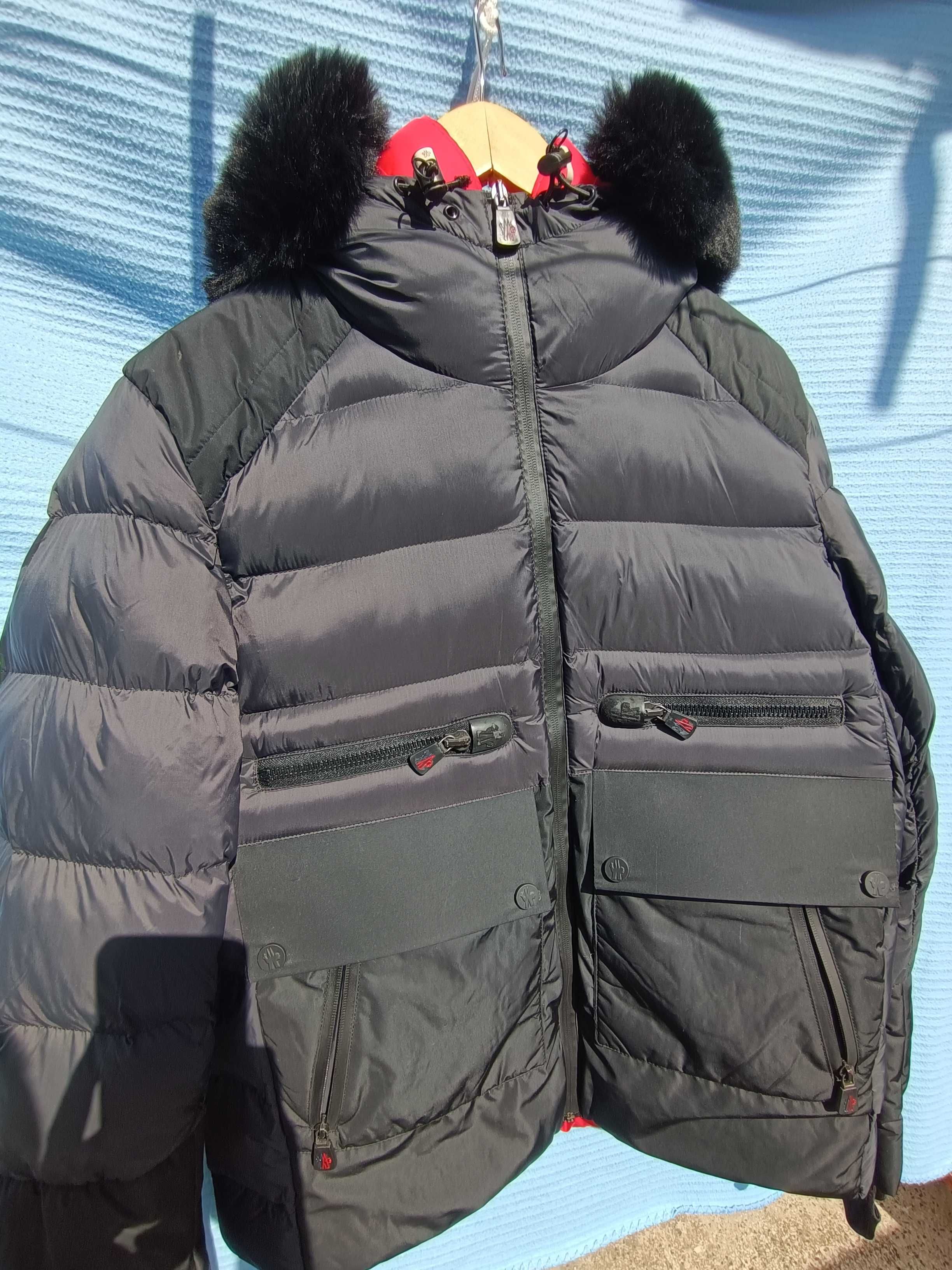 Яке зимно MONCLER с качулка