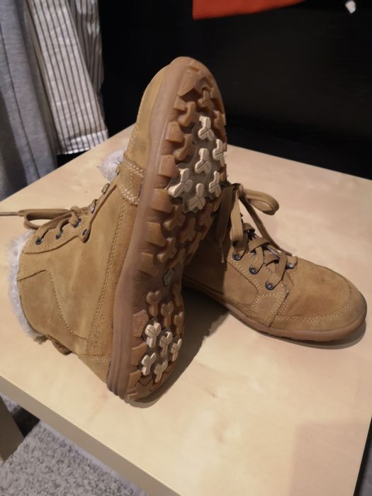 Vând ghete piele întoarsă 41