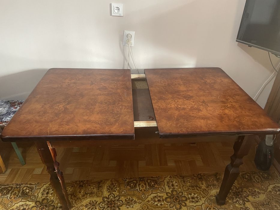 Продается Обеденный стол