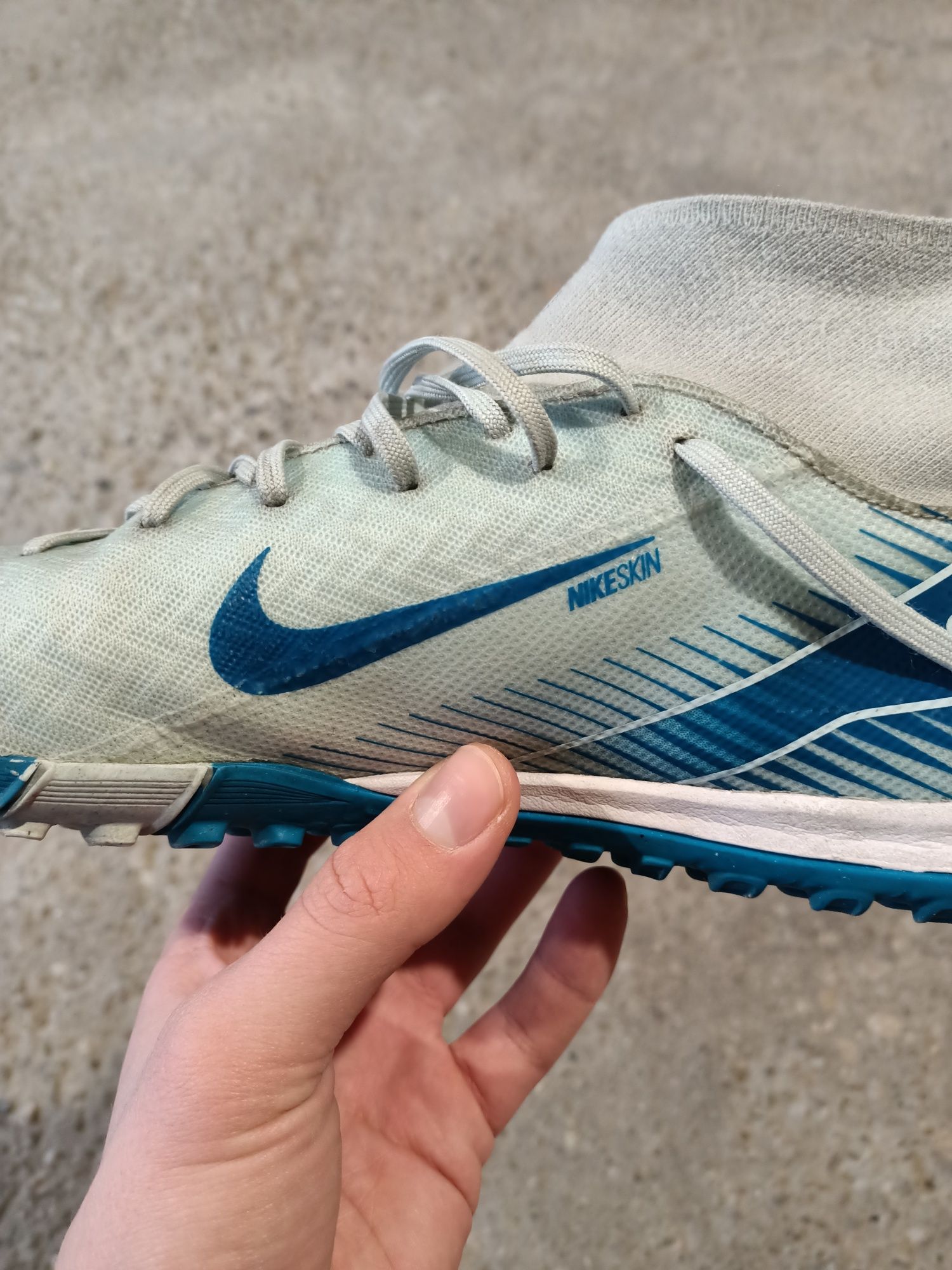 vând ghete Nike sintetic