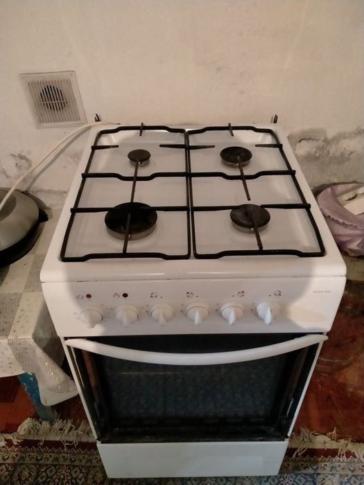 Продам газ плиту