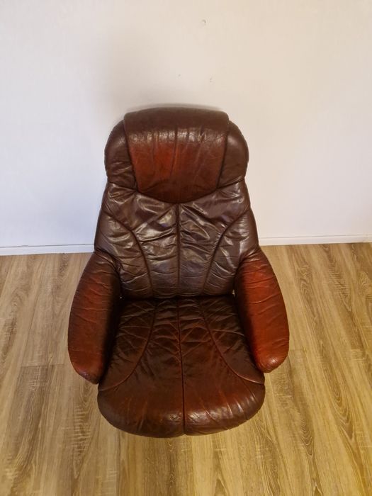 Vand fotoliu rotativ