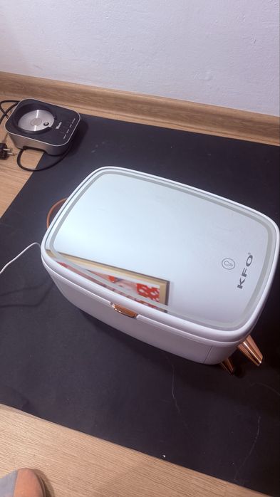 Frigider cosmetica NOU