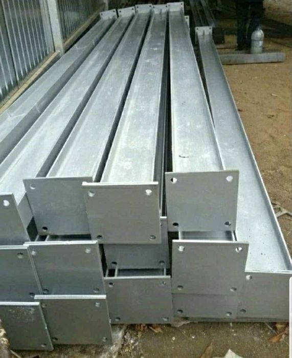 Vand structura metalica de 10 x 20 x4 pret 3000 euro fara montaj
