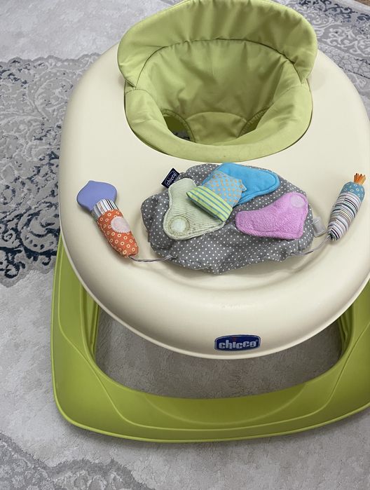 Ходунки детские  chicco