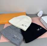 Caciula LOUIS VUITTON colectia noua NEW