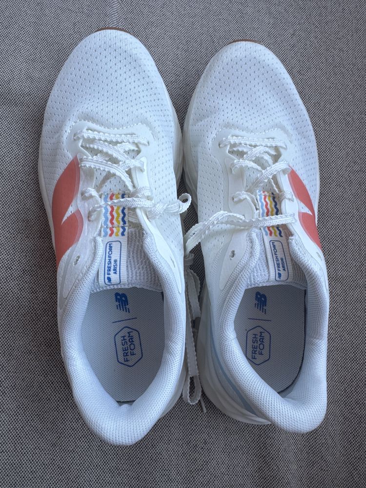 New Balance чисто нови дамски маратонки 39-ти номер