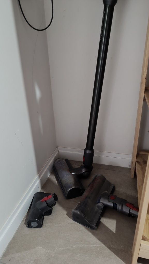 Пылесос Dyson V8 absolute gray