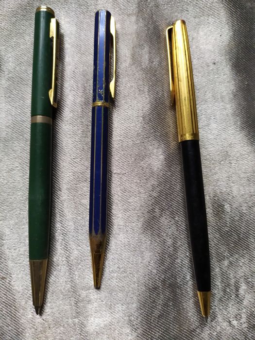 Vând pixuri placate în aur pentru colecție pentru mai multe detalii la