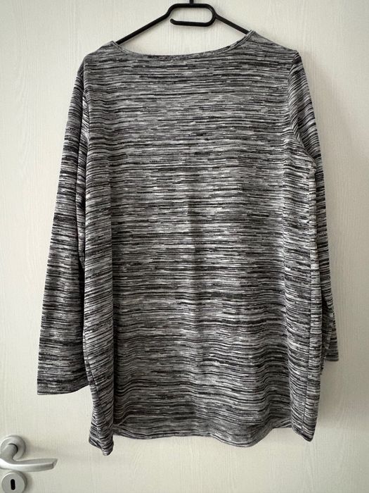 Bluza lunga cu maneca lunga cu mesaj