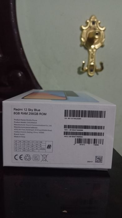 Redmi 12 yangi karopka dakumenti bor abmen buladi variyantlar bulsa yz