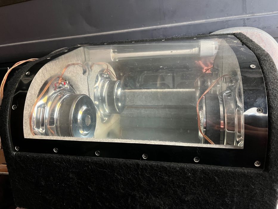 Двойна бас каса стклена