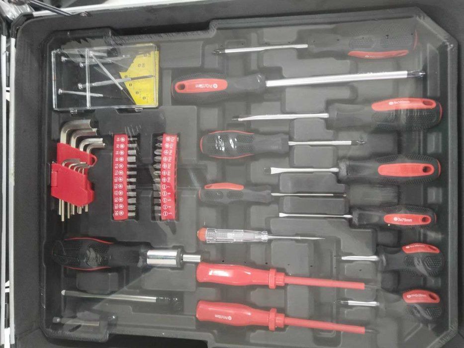 Продается набор Инструментов