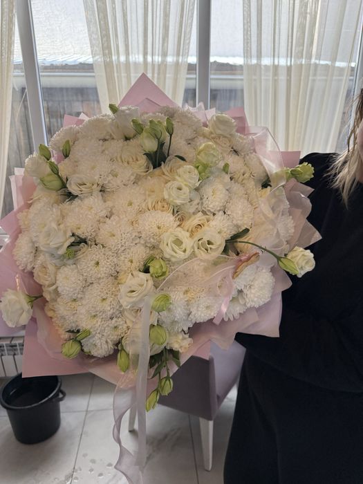 Срочно продам цветы Royal Flowers