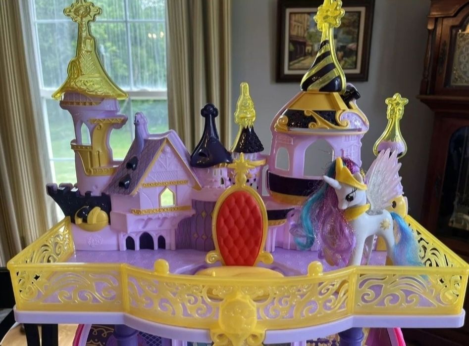 Scaune interior Magic Canterlot Cutie Mark My Little Pony pansionat.