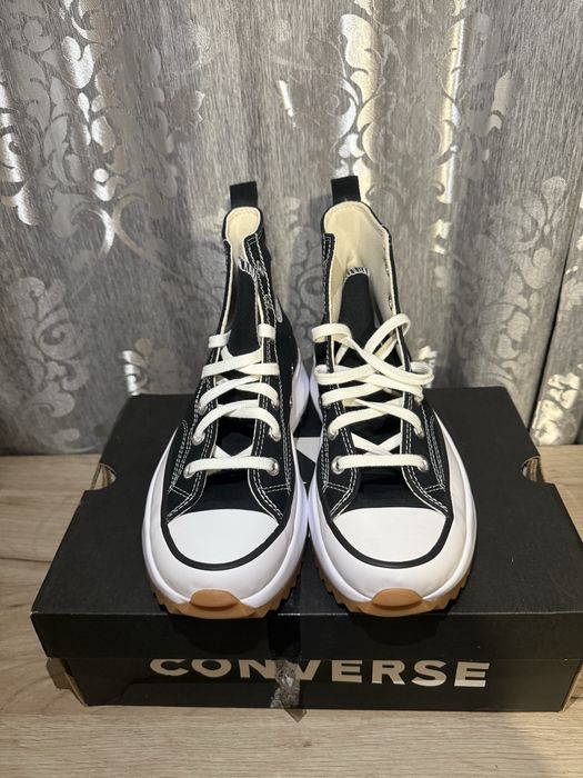 Converse Run Star Hike